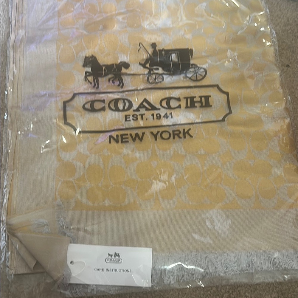 Coach gold Yellow scarf